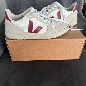 VEJA V-12 Sneakers